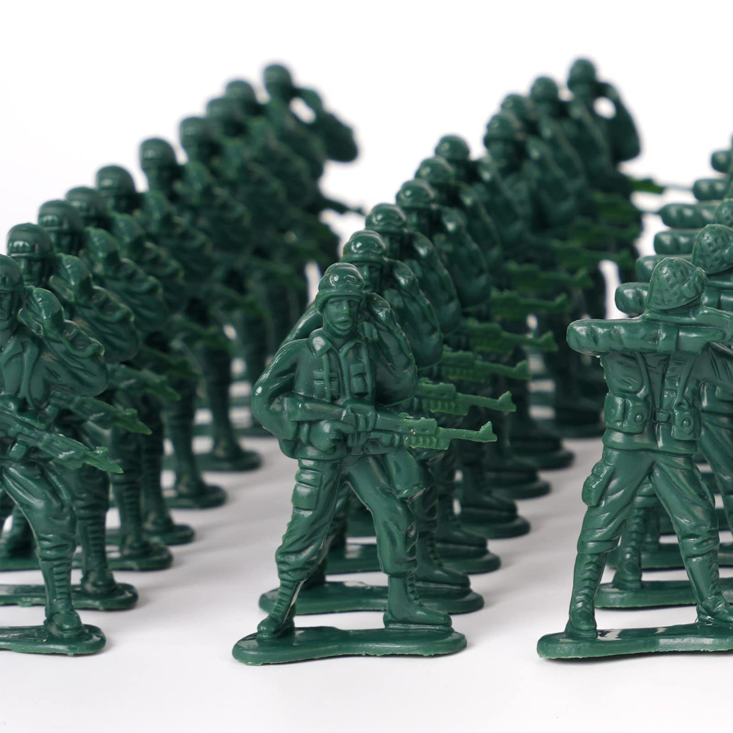 Wankko 100-Pack 2-Inch Army Men with 10 Unique Sculpts – Green Plastic Soldiers