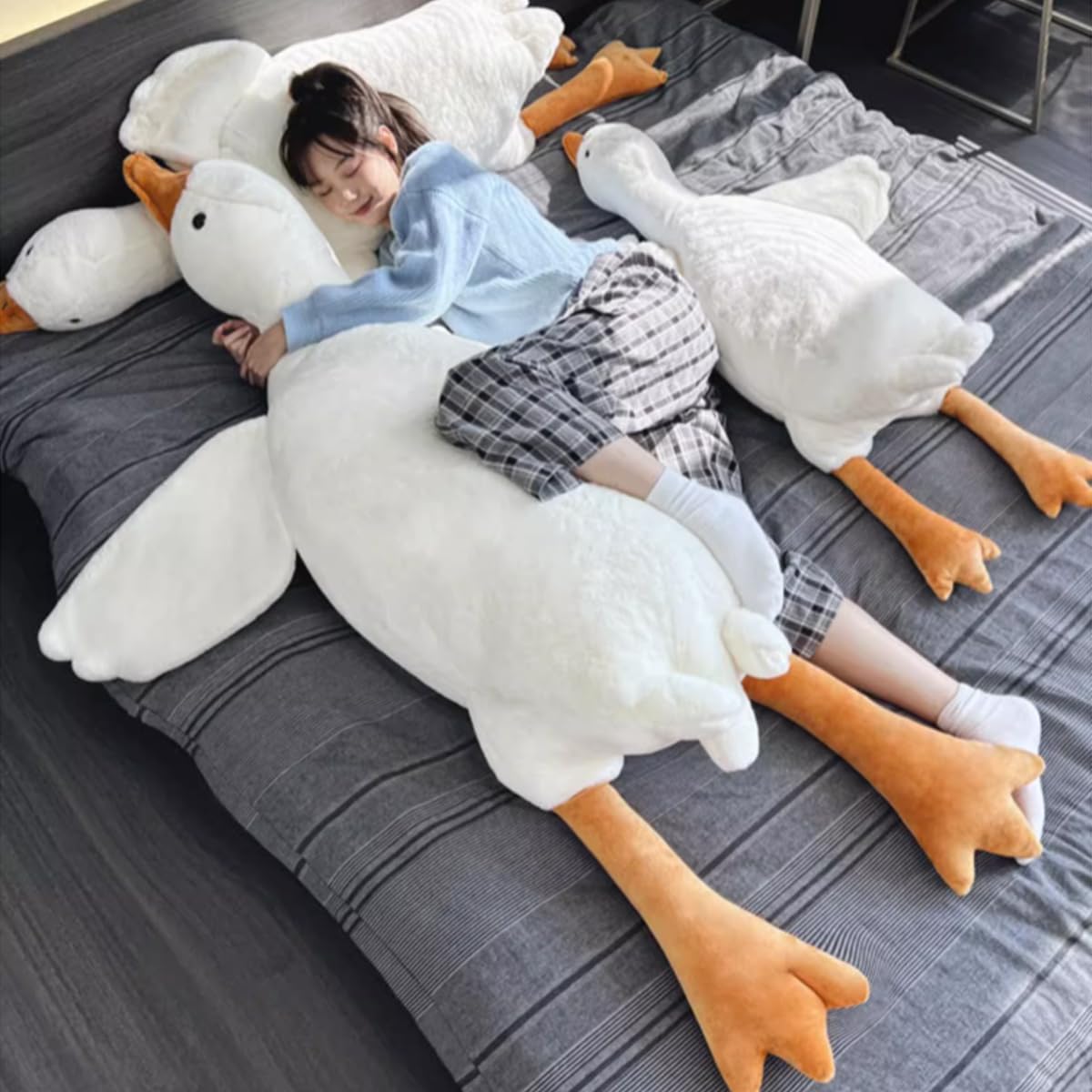 Werdast 19.5-Inch Goose Plush — White Goose Stuffed Animal Pillow