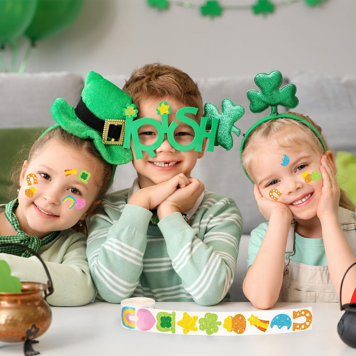 Whaline St. Patrick's Day Stickers Roll – Holographic Lucky Charms, 500 Pcs