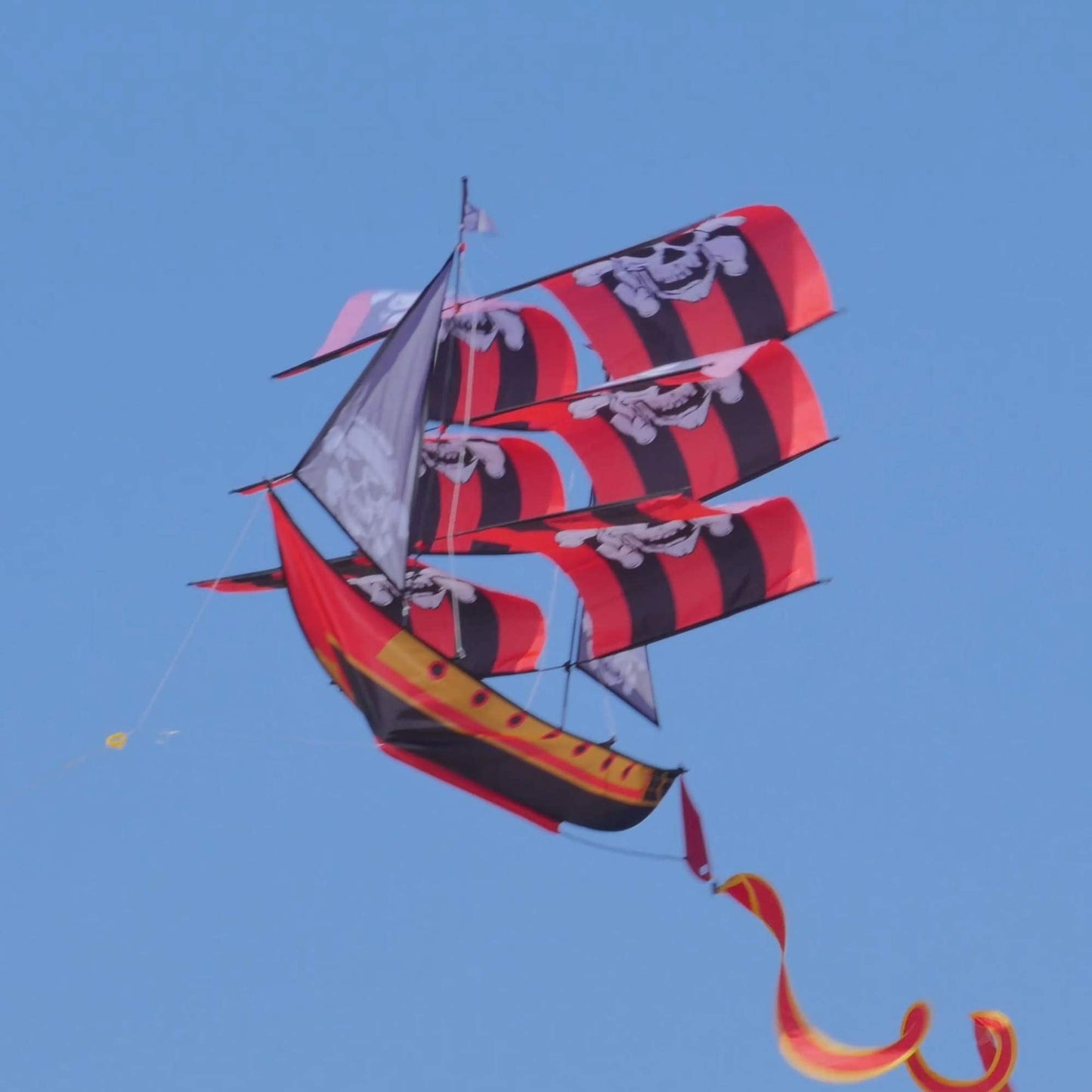 WindNSun Super Size 3D Nylon Pirate Ship Kite – 37 Inches Tall