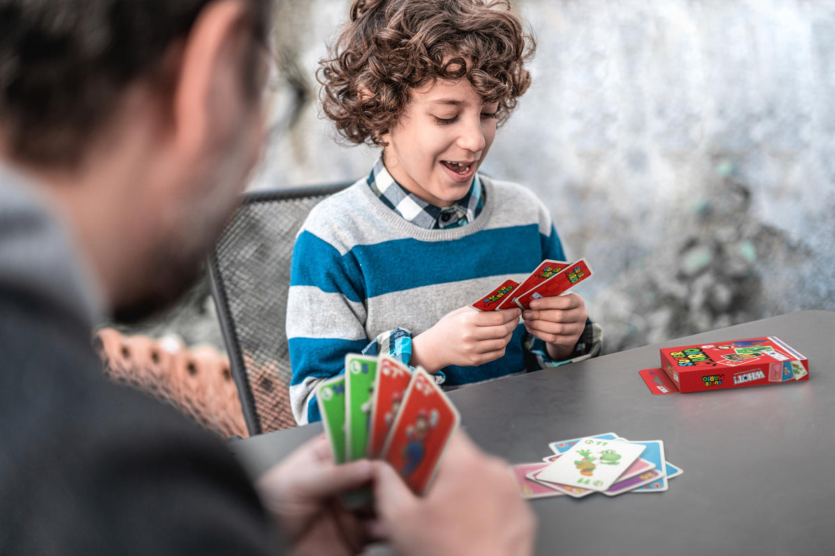 Winning Moves Waddingtons Number 1 Super Mario WHOT! Card Game – Match Shapes, Numbers & Characters
