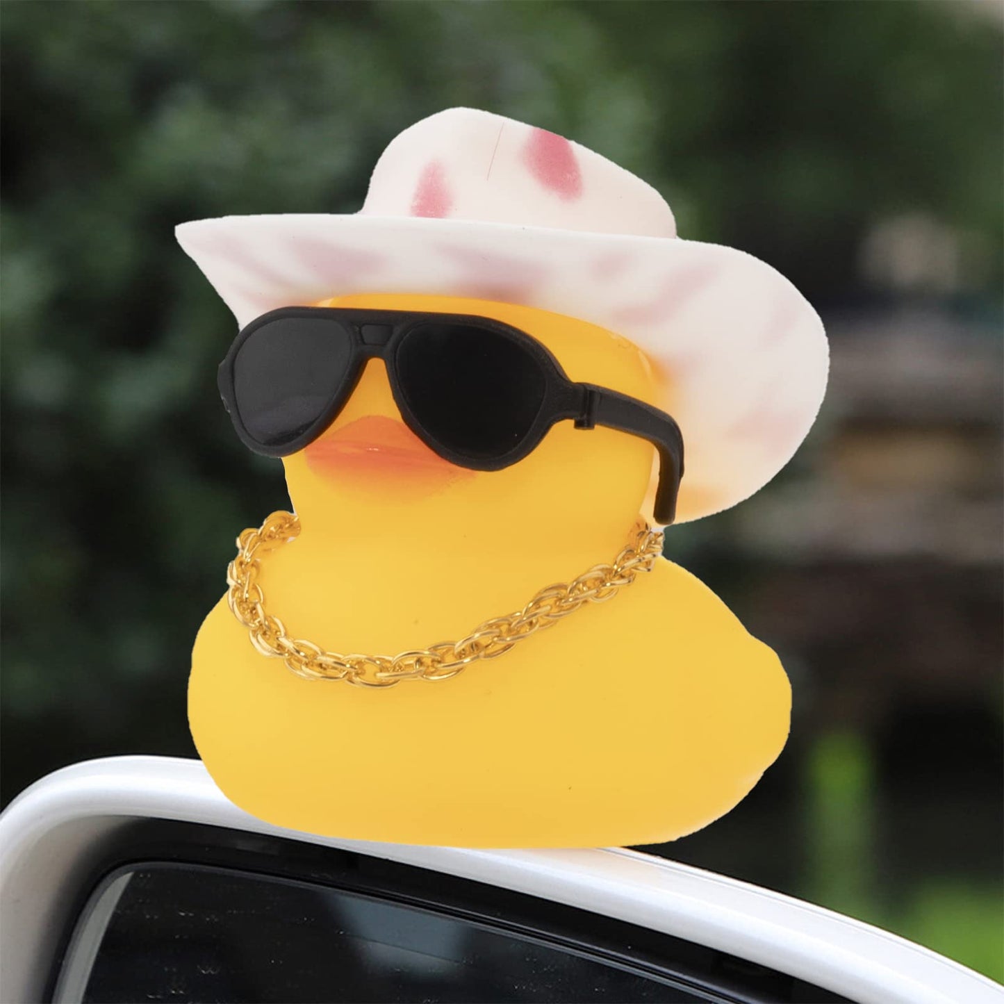 wonuu Car Rubber Duck – Yellow Dashboard Decor with Sun Hat, Sunglasses & Necklace
