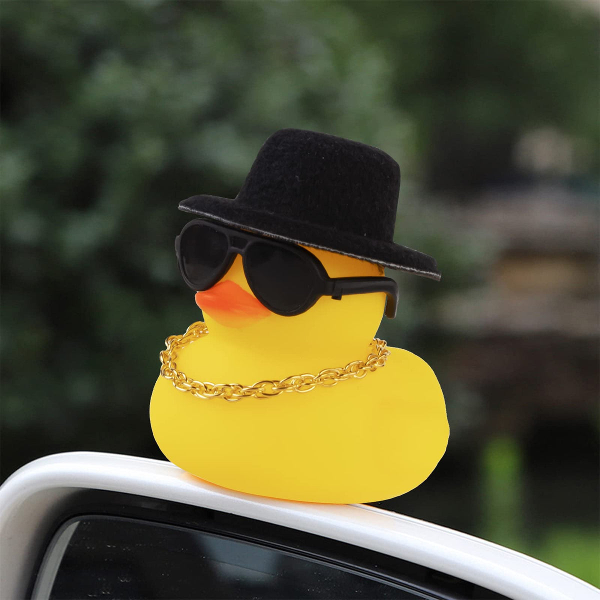 Wonuu Car Rubber Duck: Yellow Dashboard Decoration with Sun Hat, Sunglasses