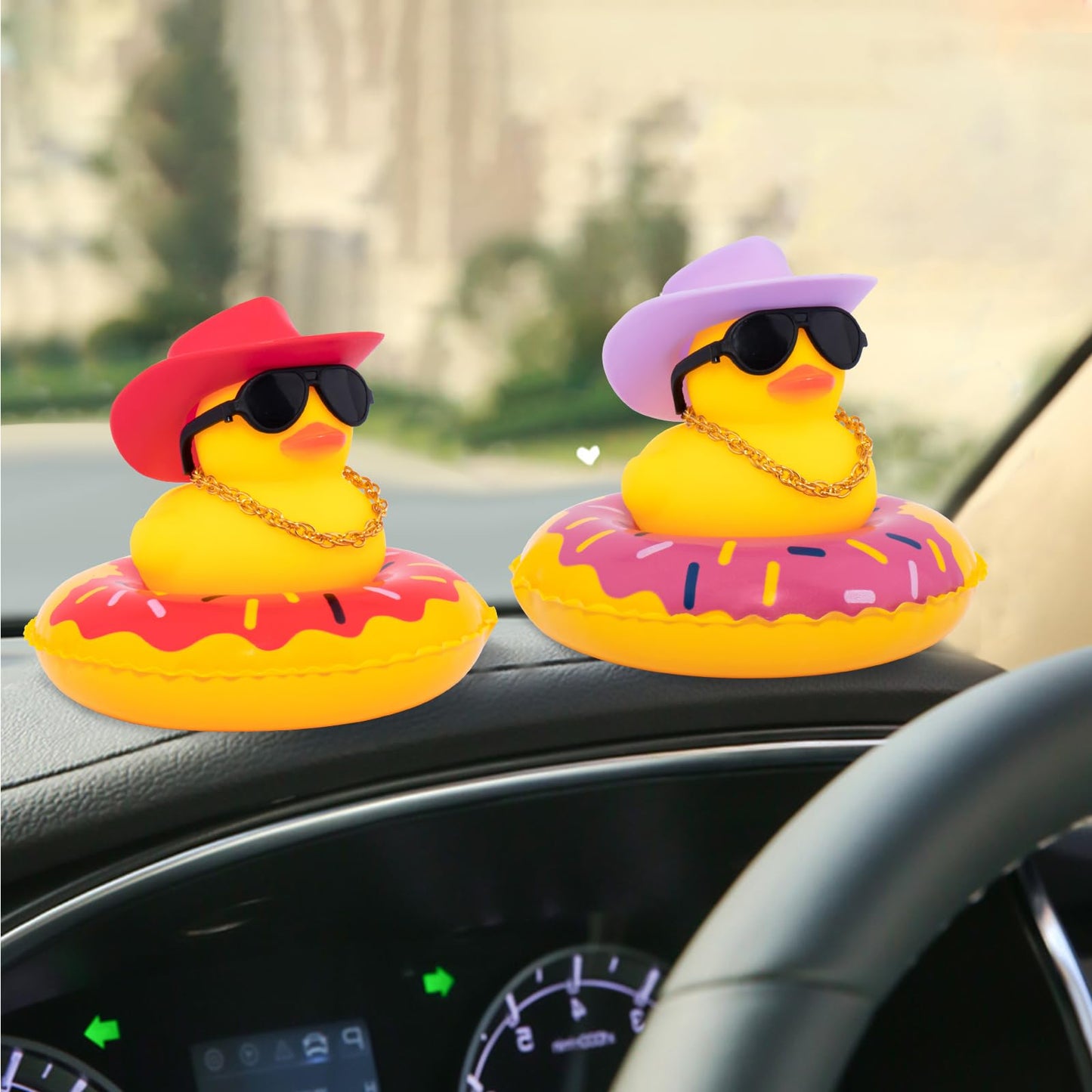 Wonuu Car Rubber Duck – Yellow Dashboard Decor with Sun Hat, Sunglasses, Necklace & Swim Ring