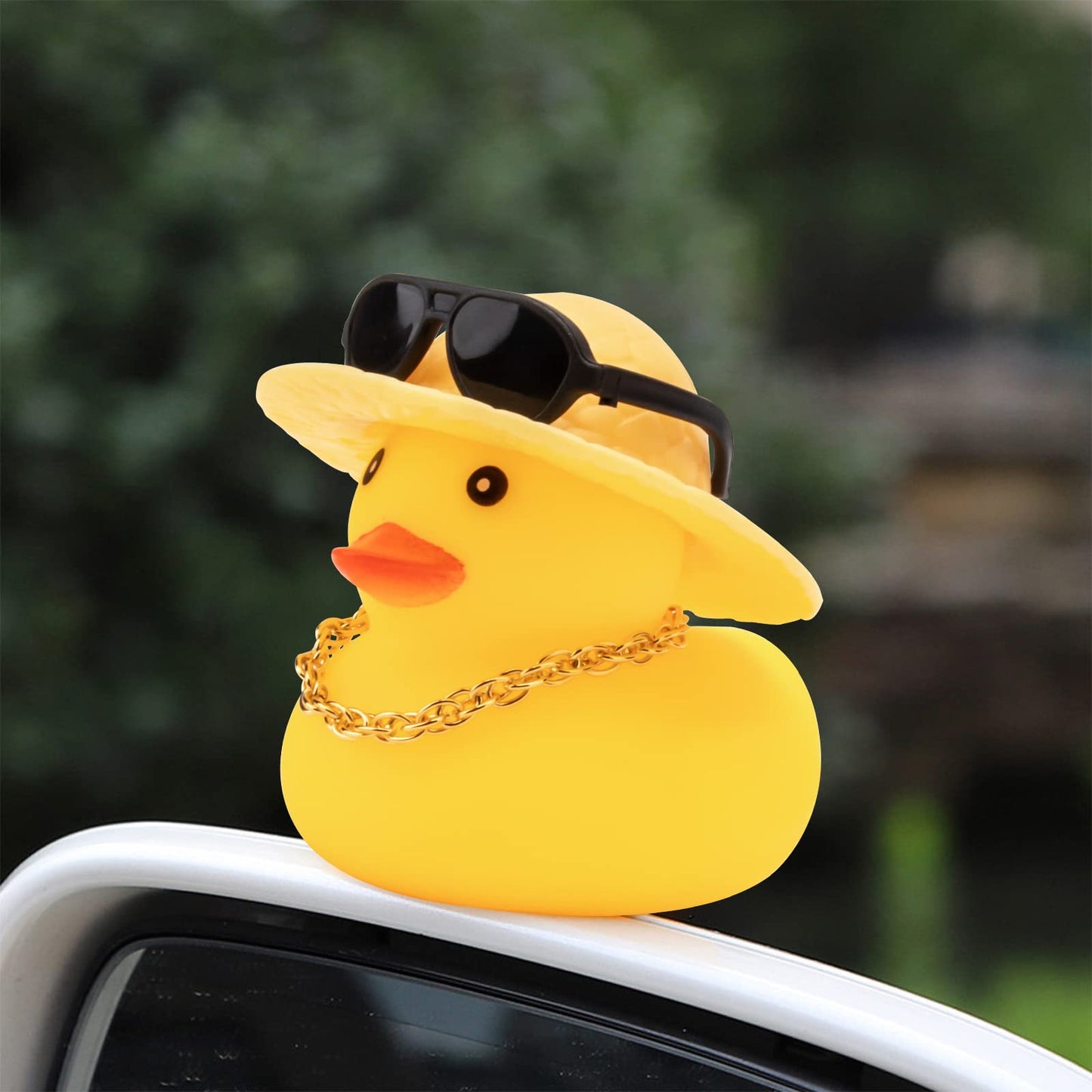 wonuu Car Rubber Duck – Yellow Dashboard Decor with Sun Hat, Sunglasses, Necklace & Swim Ring