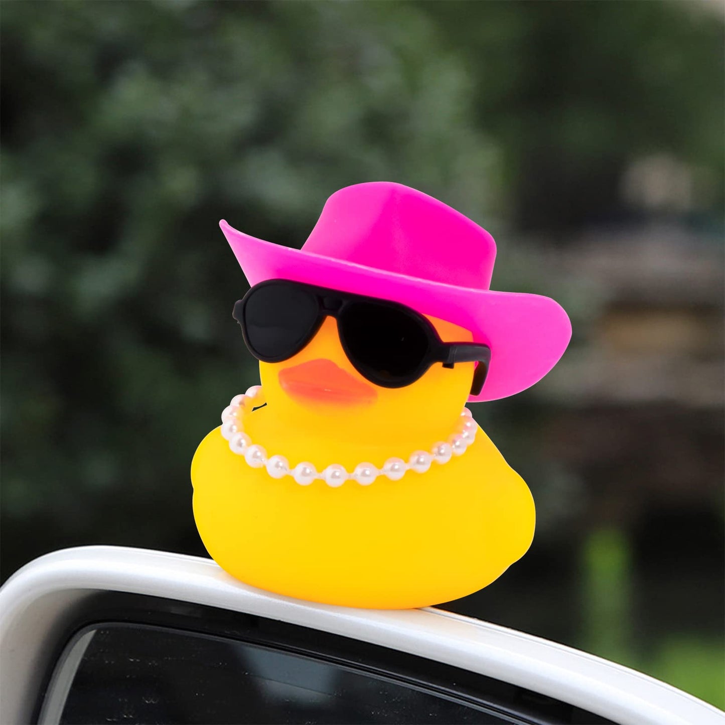 Wonuu Car Rubber Duck with Sun Hat and Sunglasses – Dashboard Decor