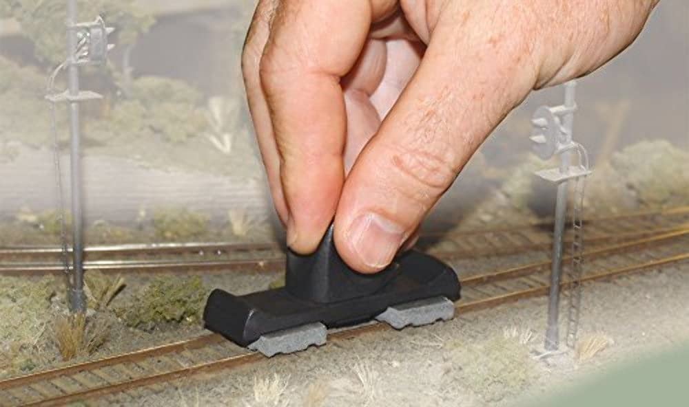 Woodland Scenics Tidy Track Rail Tracker Cleaning Kit — Model Railroad Cleaning & Maintenance