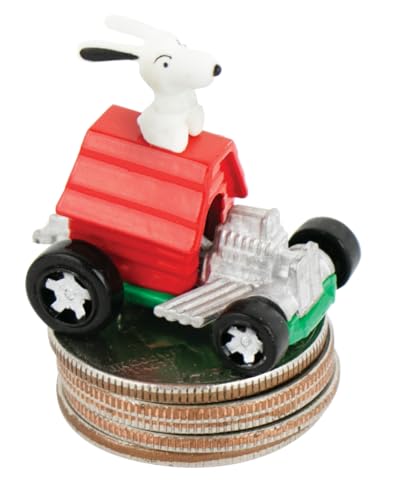 World’s Smallest Snoopy Hot Wheels Mini Car with Collector Diorama | Ages 8+