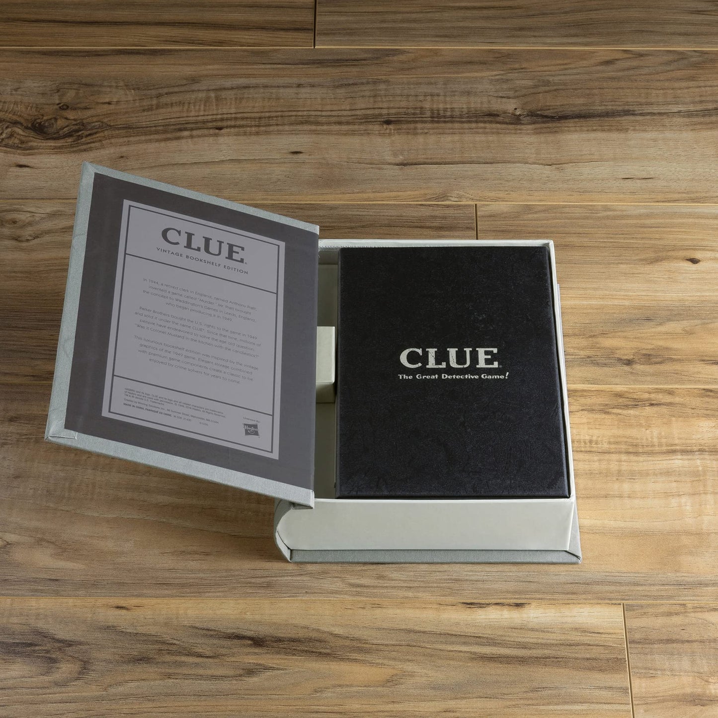 WS Game Company Clue Vintage Bookshelf Edition – Linen Book Box, Die-Cast Weapons & Wood Movers