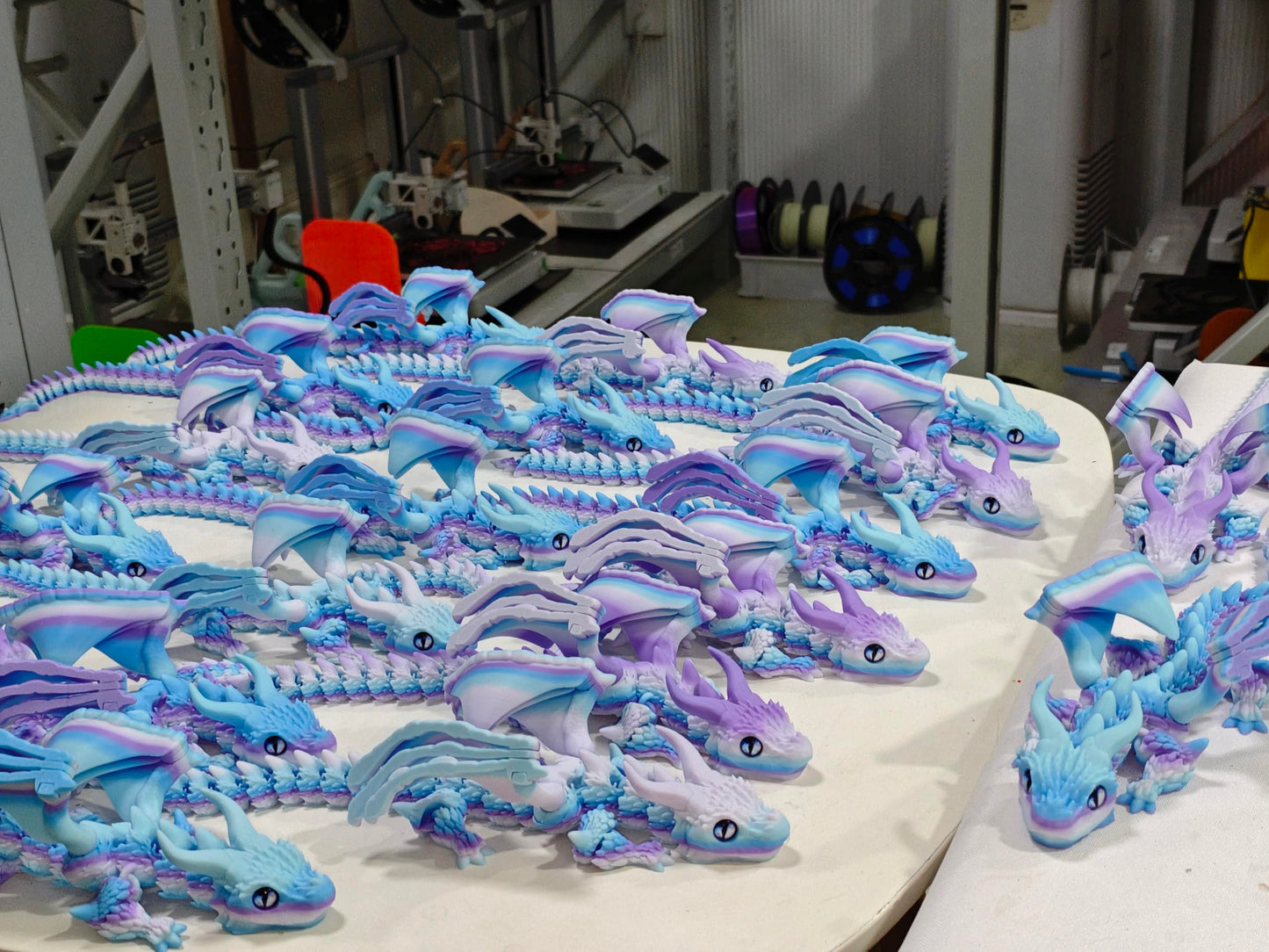 WUQIREN 3D Printed Dragon with Wings – Articulated Desktop Decor (Rainbow-White-Blue)