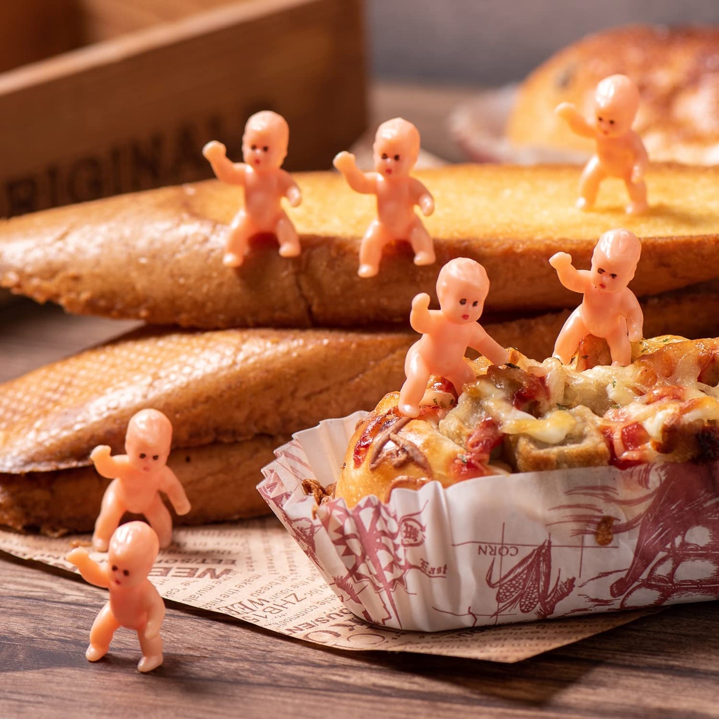 XINHUIDALSQ 24 Pcs King Cake Babies – 1.2-Inch Mini Plastic Babies for Baby Shower Ice Cube Game