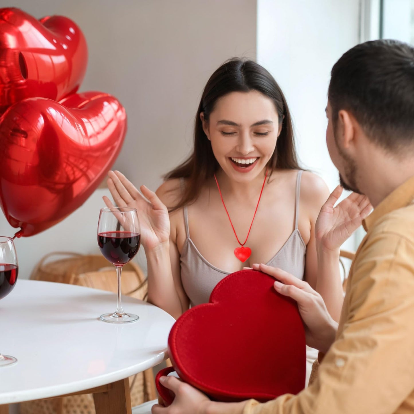 Yinkin 30 Pcs Valentine's Day Light Up Necklaces — Colorful LED Heart Necklaces for Parties & Gifts