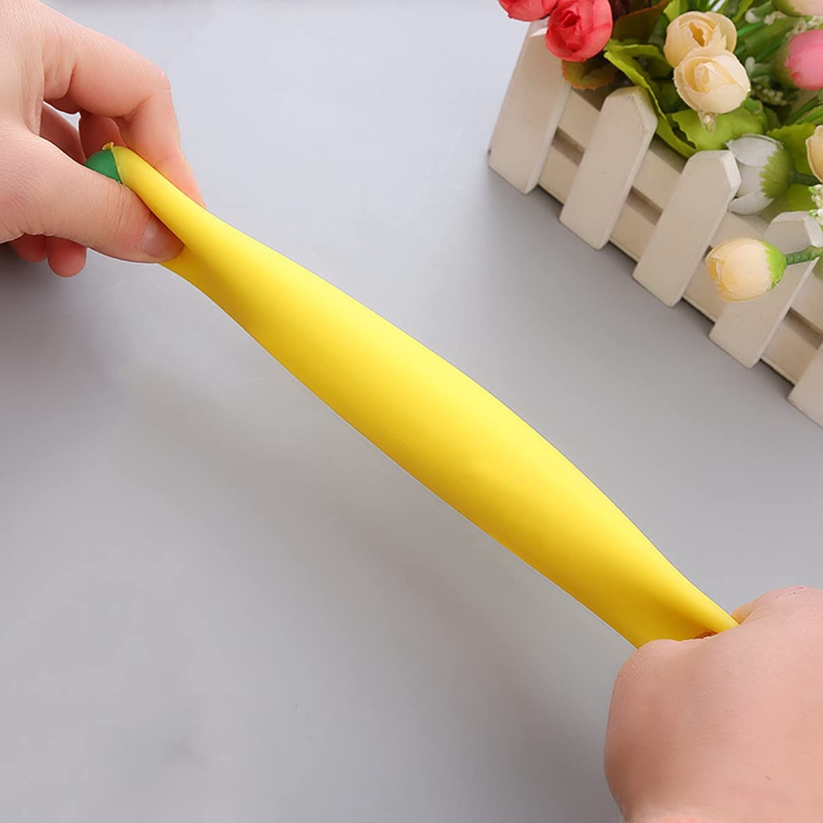 YJHWLF Stretchy Glue-Sand Banana Toy – Latex Soft Decompression, 2-Pack for All Ages
