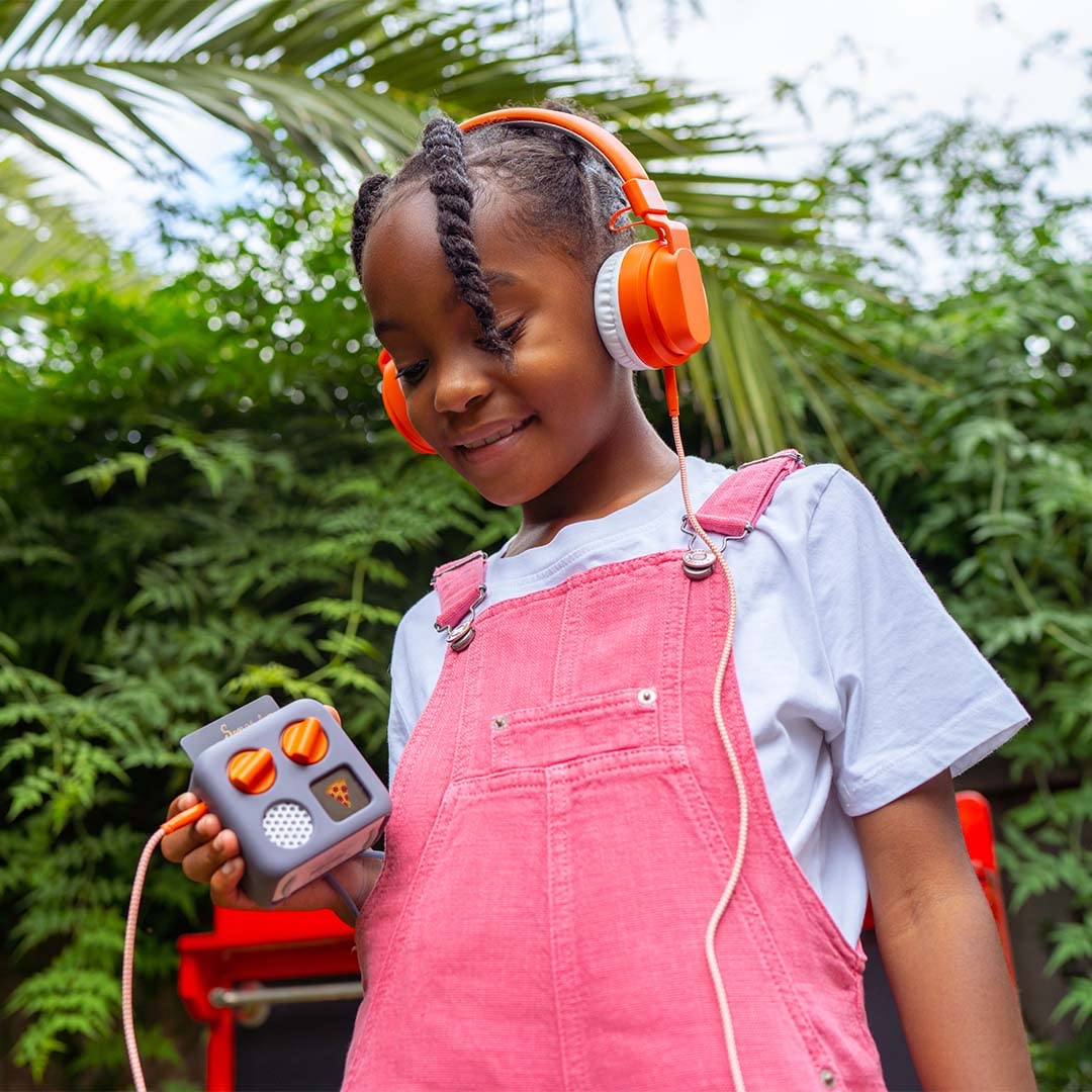 YOTO Hotel Flamingo by Alex Milway – 4 Kids Audio Cards for YOTO Player & Mini | Screen-Free Stories, Ages 5+