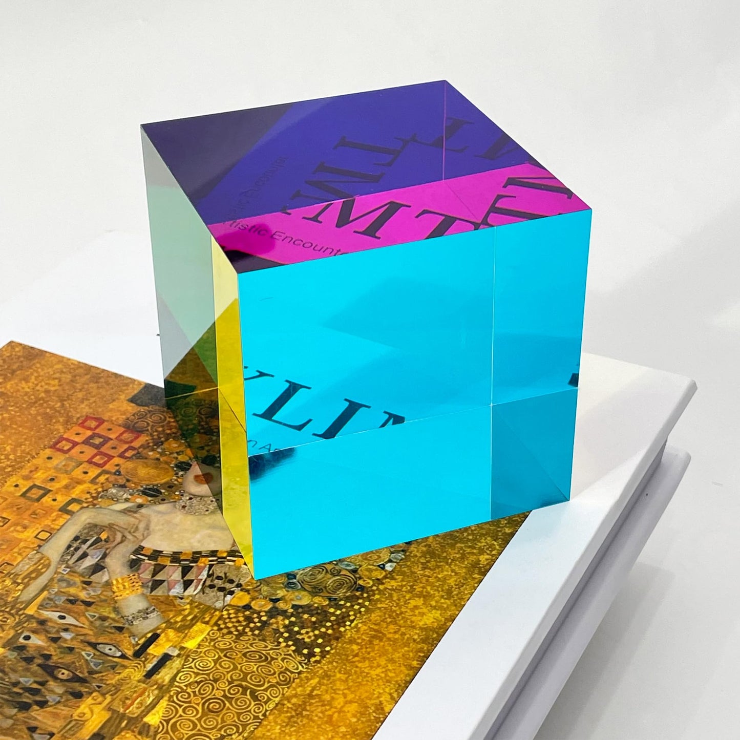 YuanDian CMY Cube – Large 80mm Colorful Acrylic Prism for Desk, Home & Education