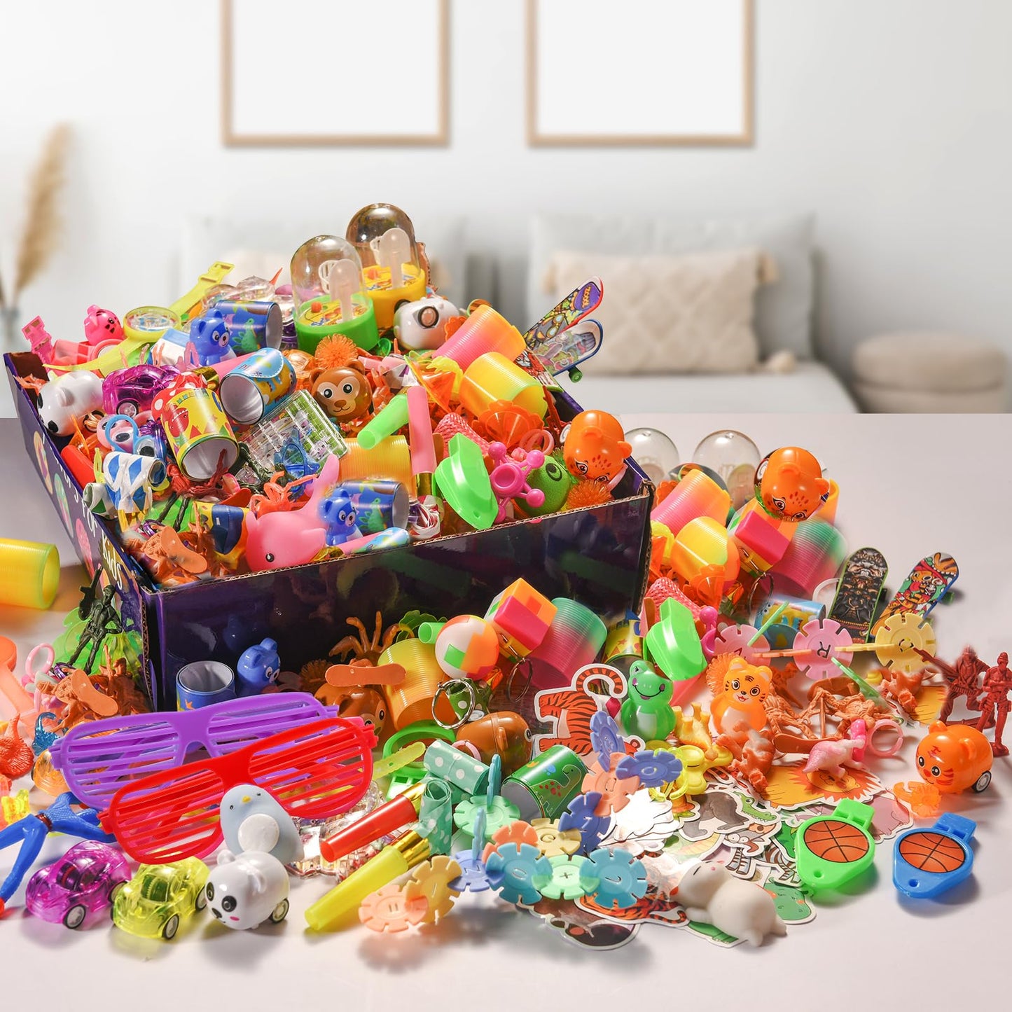 Yutin 300 PCS Party Favor Toys Bulk – Kids Goodie Bags, Classroom Rewards & Prizes