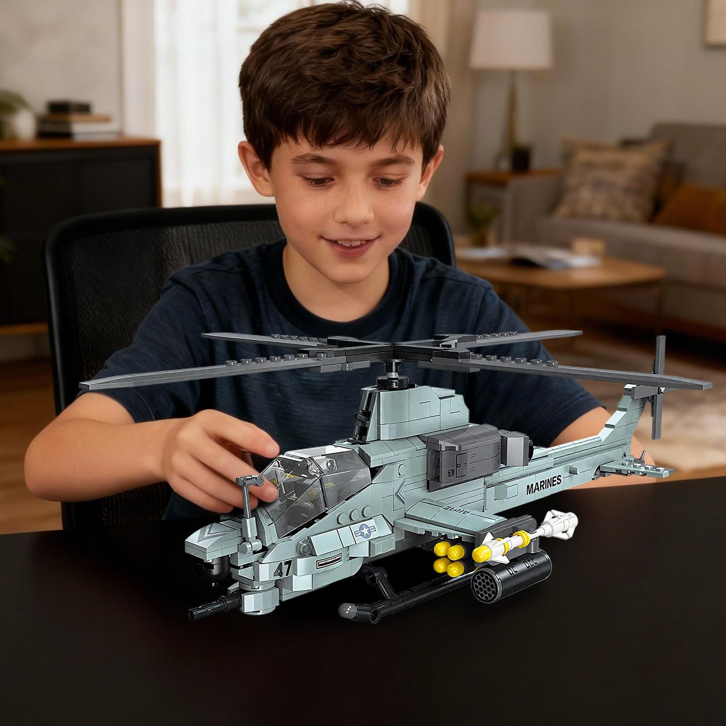 YYKNGYI AH-1Z Viper Attack Helicopter Building Block Set (597 Pieces) – Compatible with Lego Plane Set
