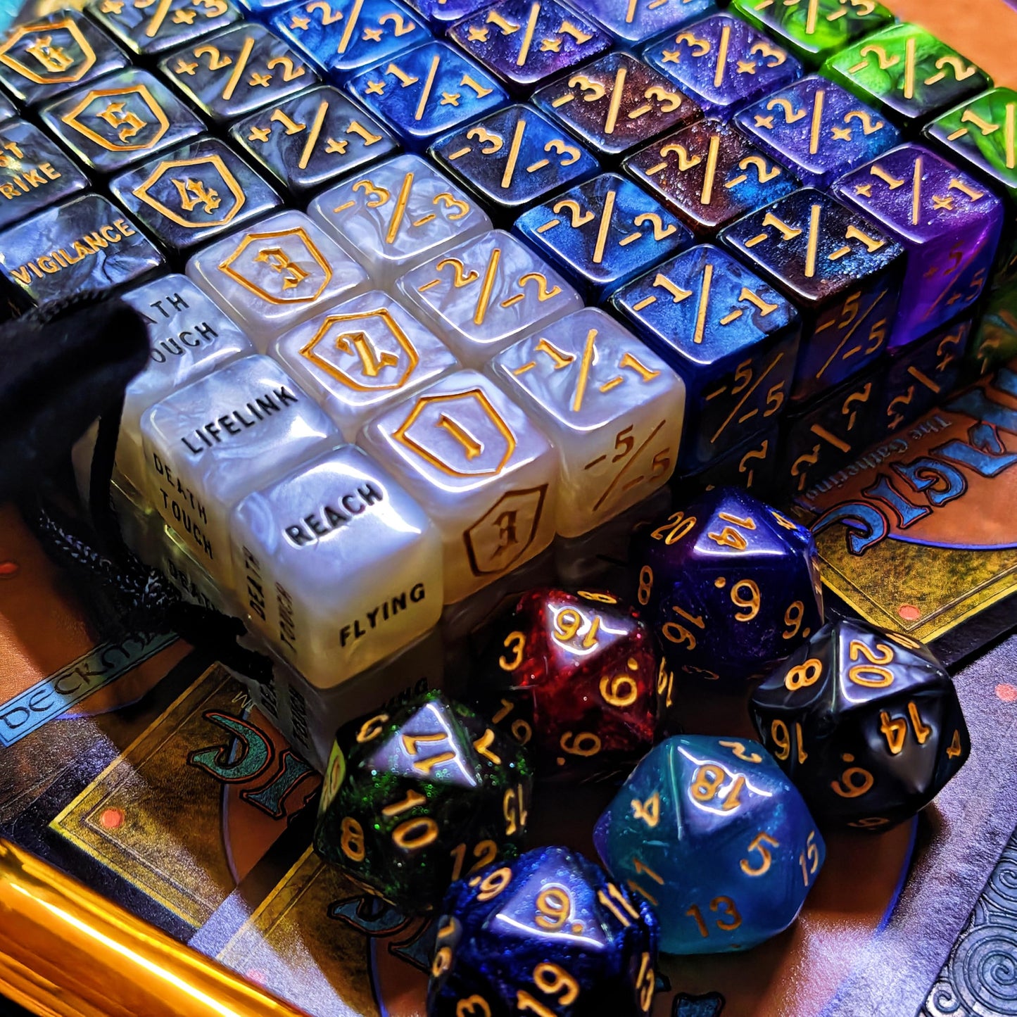 ZEOXUER 90 PCS MTG Counter Dice Set – Life Counters, +1/-1, Shield Dice, Marble D6, Black Pouch