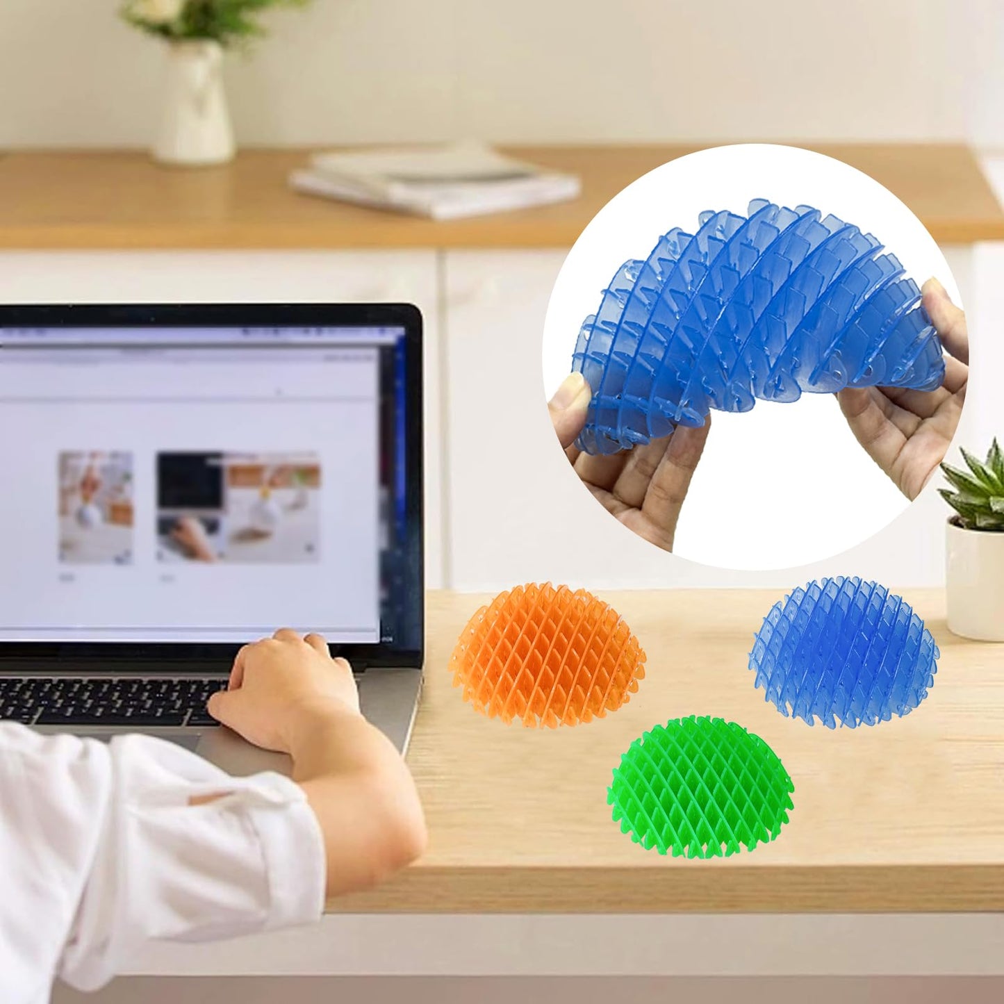 ZOMGURD Valentines Day Kids Fidget Toys 2-Pack – Stretchy Wiggler Desk Toy