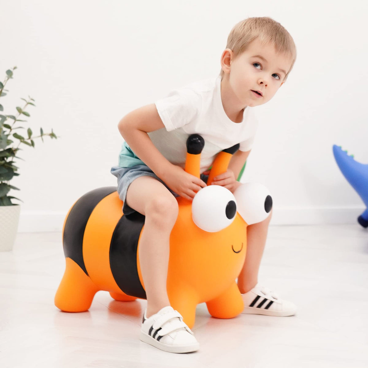 ZOOJOY Bee Bouncy Hopper – Inflatable Toddler Toy for Indoor and Outdoor Play (18 Months+)