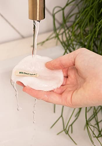 The Body Shop Make-Up Remover Pads, Made with Bamboo and Cotton, Reusable, Clean Conscience, Super Gentle, Machine Washable, Includes 7 Pads and 1 Laundry Bag